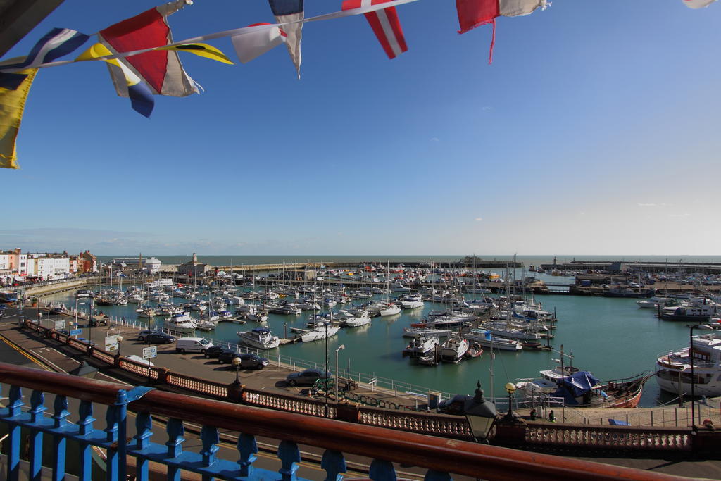 Royal Temple Yacht Club Hotel Ramsgate Kültér fotó